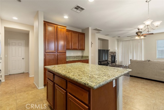 Detail Gallery Image 17 of 48 For 3408 Gemstone, Rosamond,  CA 93560 - 5 Beds | 3 Baths