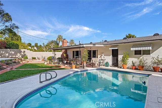 Detail Gallery Image 20 of 27 For 11917 Paso Robles, Granada Hills,  CA 91344 - 3 Beds | 2 Baths