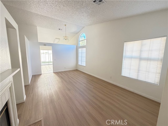 Detail Gallery Image 10 of 12 For 466 Granite View, Perris,  CA 92571 - 4 Beds | 2 Baths