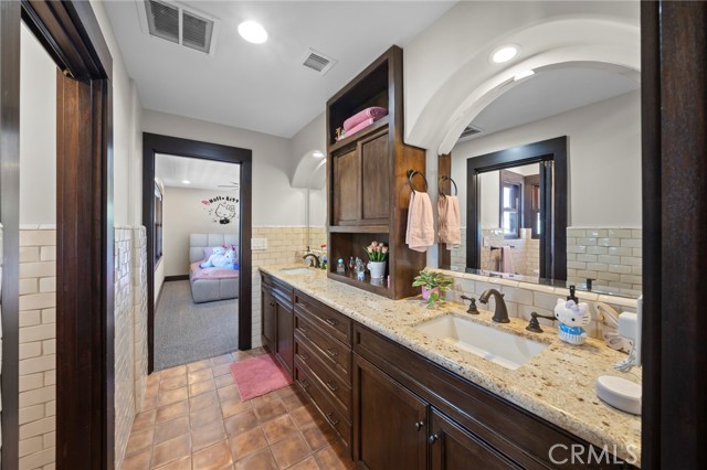 29732 Arroyo Oak Lane, Castaic CA: https://media.crmls.org/medias/c11b0143-271d-4c01-88d5-ff3d49dcff4b.jpg