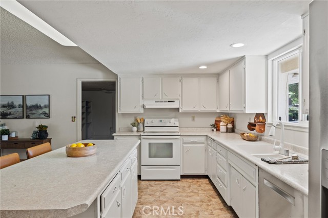 657 Villa Drive, Chico CA: https://media.crmls.org/medias/c11ba616-fd36-4108-85cf-a0f385cfafa8.jpg