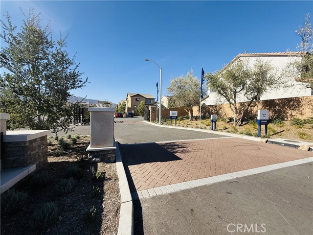 16036 Olivas Lane, Fontana CA: https://media.crmls.org/medias/c11c080b-4bdd-46a9-916b-58ab2adb1df7.jpg