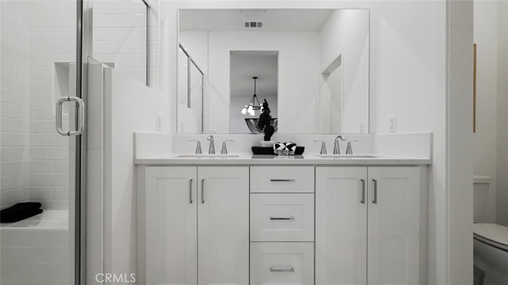 https://media.crmls.org/medias/c11de2db-26c3-421c-9a4b-a542ba6bfea2.jpg?preset=X-Large