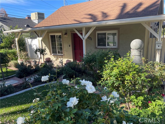 Detail Gallery Image 3 of 28 For 1188 W Cypress Ave, Redlands,  CA 92373 - 2 Beds | 1 Baths