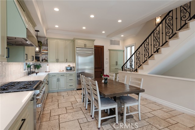 351 30th Street, Hermosa Beach, California 90254, 4 Bedrooms Bedrooms, ,3 BathroomsBathrooms,Residential,For Sale,30th,SB25124501
