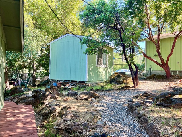10431 Edgewater Drive, Kelseyville CA: https://media.crmls.org/medias/c11ec248-689f-46d0-8f6a-fbceebf8c014.jpg