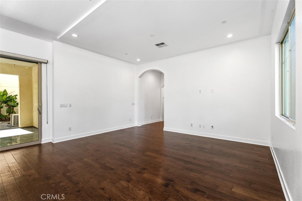 C11ed832 F34d 4de1 9c9b B9e78a63c7ef