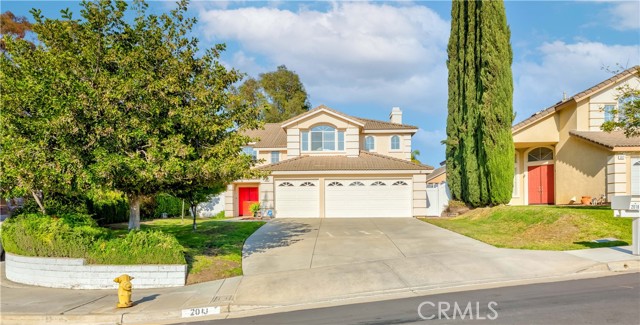 2018 Wren Way, Fullerton CA: https://media.crmls.org/medias/c11f595c-9b9a-4c4a-8d00-c36f1dcfaaef.jpg