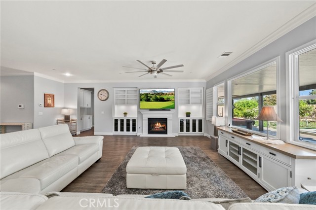 Detail Gallery Image 14 of 60 For 35554 Laurel Tree Ct, Winchester,  CA 92596 - 4 Beds | 2/1 Baths