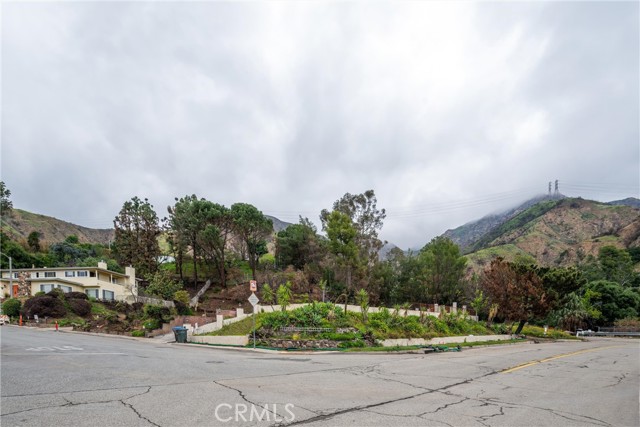 3304 Rubio Crest Drive, Altadena CA: https://media.crmls.org/medias/c1201329-e5c0-43bc-874e-c9c0e9d4c9c7.jpg