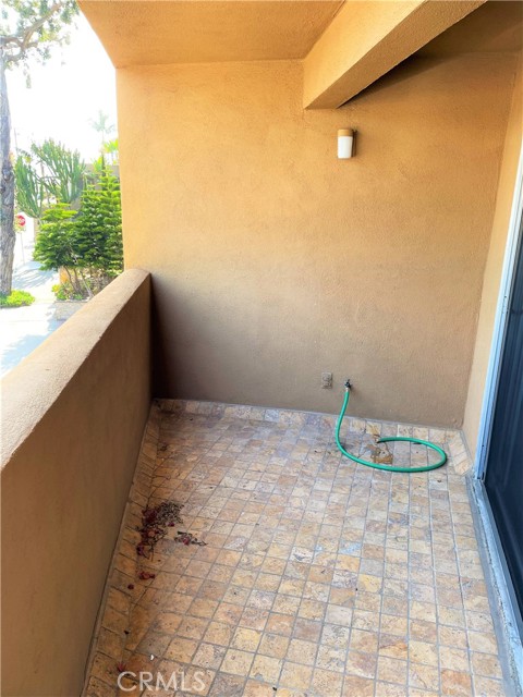 100 Cliff Drive, Laguna Beach CA: https://media.crmls.org/medias/c120a32f-36a4-4408-8993-344cc0803688.jpg