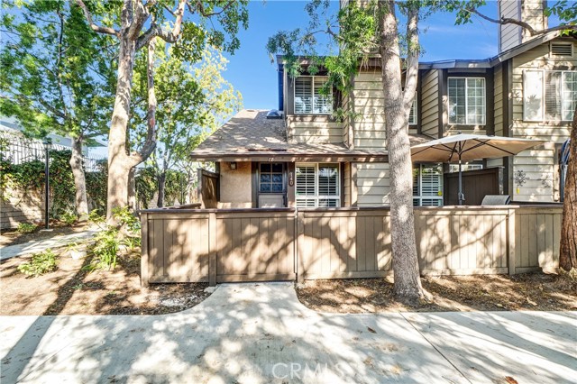 Detail Gallery Image 2 of 38 For 2325 S Mira Ct, Anaheim,  CA 92802 - 2 Beds | 1/1 Baths