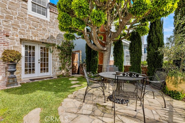 Detail Gallery Image 34 of 59 For 89 Rivo Alto Canal, Long Beach,  CA 90803 - 5 Beds | 3/1 Baths