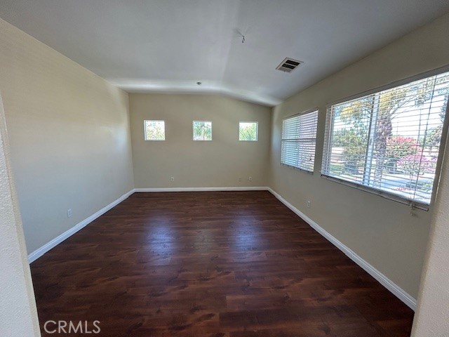 Detail Gallery Image 10 of 42 For 1911 Cefalu Ct, Riverside,  CA 92507 - 5 Beds | 2/1 Baths
