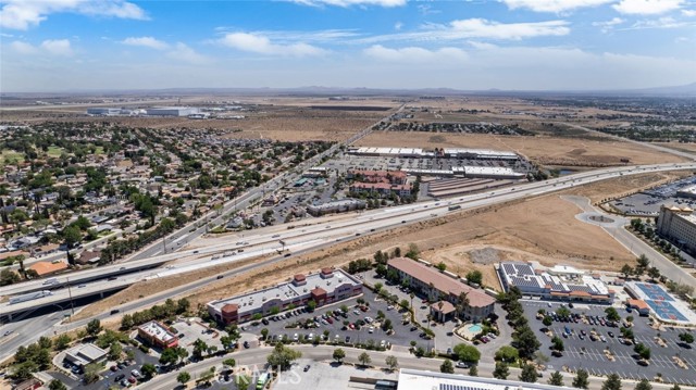 39438 Trade Center Drive, Palmdale CA: https://media.crmls.org/medias/c123db75-fbcd-457f-943e-b853363196cf.jpg