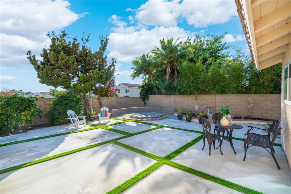 C1241204 7539 455d A80d 743b6dd6f518