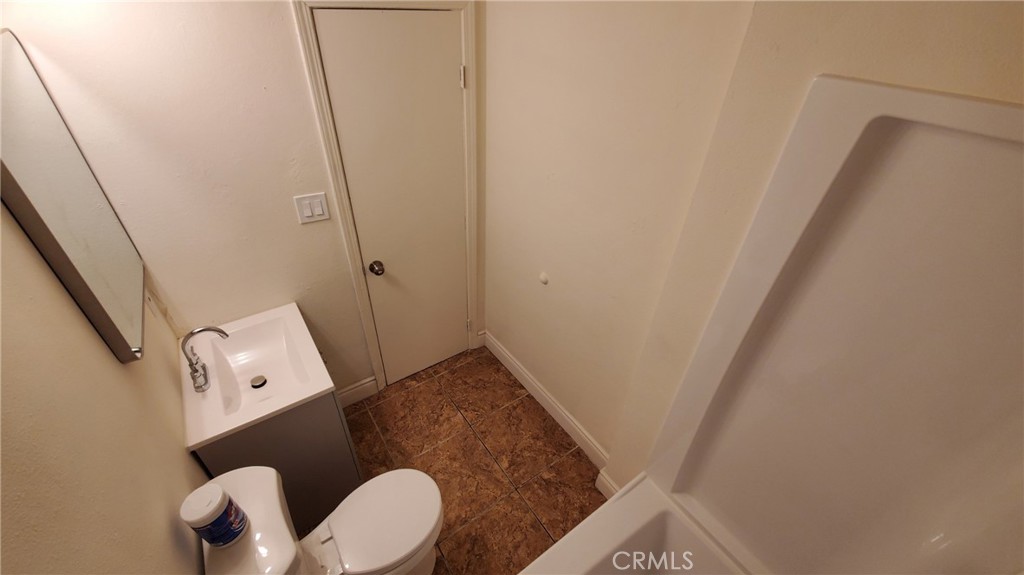 https://media.crmls.org/medias/c1243631-502a-4412-8eb0-5efb58224972.jpg?preset=X-Large