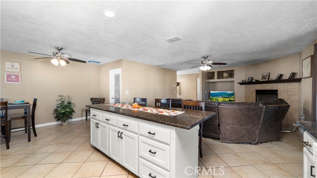 Detail Gallery Image 14 of 35 For 8530 11th, Hesperia,  CA 92345 - 3 Beds | 2 Baths