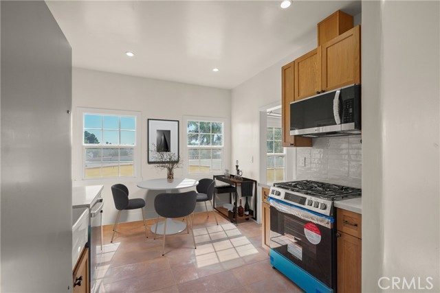 Detail Gallery Image 17 of 56 For 2840 Potomac Ave #1/2,  Los Angeles,  CA 90016 - 2 Beds | 1 Baths