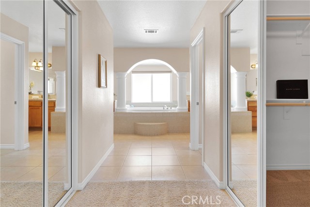19410 Allegheny Court, Apple Valley CA: https://media.crmls.org/medias/c125f9e9-fc2e-4659-8171-98c0ba1de6a4.jpg