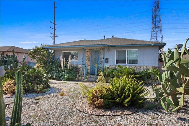 Detail Gallery Image 1 of 15 For 338 W Glencoe St, Compton,  CA 90220 - 3 Beds | 2 Baths