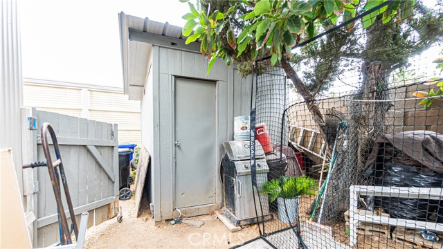 4041 Pedley Road, Jurupa Valley CA: https://media.crmls.org/medias/c12614c3-21c0-449f-a49e-a7bf0aea8de1.jpg