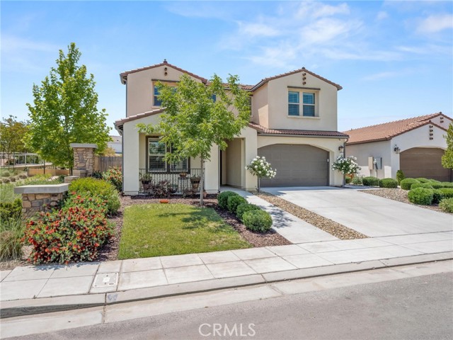 Detail Gallery Image 3 of 51 For 428 Expedition Way, Madera,  CA 93636 - 4 Beds | 3/1 Baths