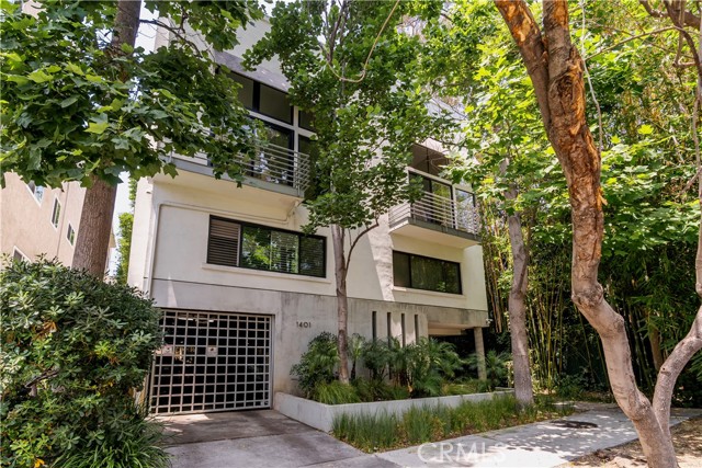1401 Camden Avenue, Los Angeles CA: https://media.crmls.org/medias/c1276a38-1da7-44bf-b7af-cf2c415ec987.jpg