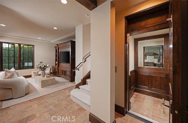 1 Clear Water, Newport Coast CA: https://media.crmls.org/medias/c1280fc1-2857-499b-9d14-af16b1696f29.jpg