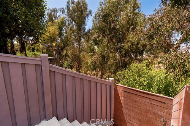 1335 Crestview Avenue, Seal Beach CA: https://media.crmls.org/medias/c1287393-7c68-470f-8165-c3b3d923a9e1.jpg