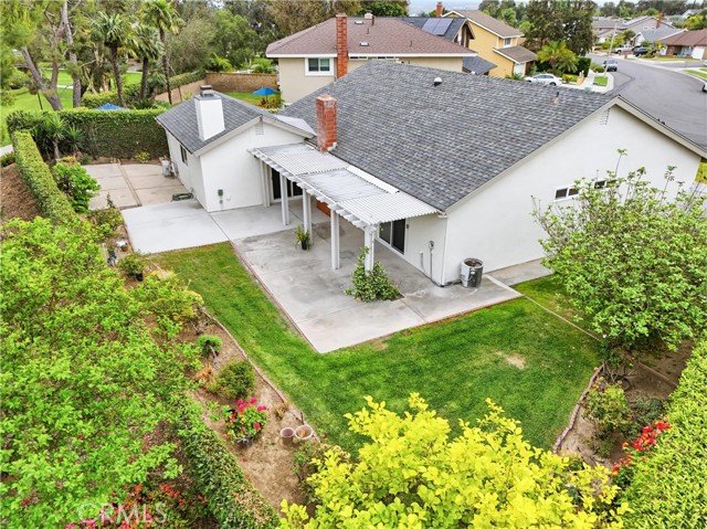 Image 18 of 23 For 22712 Foxborough