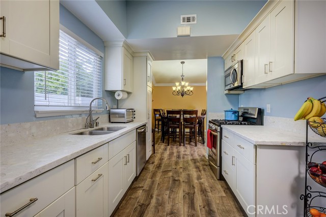 Detail Gallery Image 16 of 30 For 2643 W Greenbrier Ave, Anaheim,  CA 92801 - 4 Beds | 2 Baths