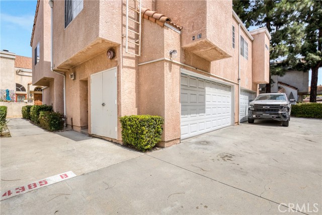 14383 Nordhoff Street, Panorama City CA: https://media.crmls.org/medias/c12a2de3-4599-4b0e-a3b4-9184cc12377d.jpg