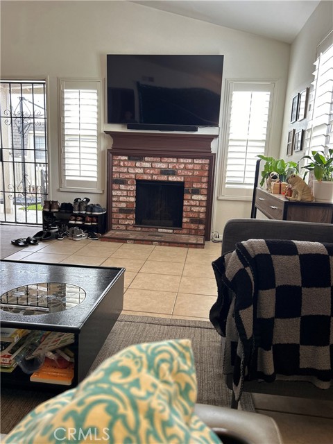 16041 Warmington Lane, Huntington Beach CA: https://media.crmls.org/medias/c12aec18-716f-4563-9afd-eb84261920e4.jpg