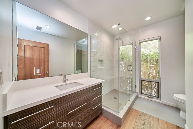 3321 Moore Street, Los Angeles CA: https://media.crmls.org/medias/c12b651f-6501-4177-8d7d-a1b686b647e1.jpg