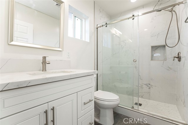 Detail Gallery Image 10 of 14 For 17222 Horace St, Granada Hills,  CA 91344 - 1 Beds | 1 Baths
