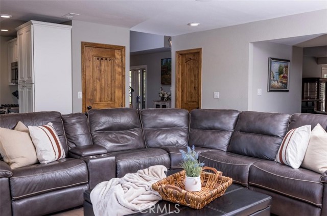 19332 Oakie Doakie, Trabuco Canyon CA: https://media.crmls.org/medias/c12b7a23-9968-4e49-bf76-4a28b7275f78.jpg