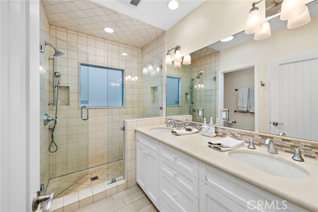 Detail Gallery Image 7 of 18 For 1059 Gaviota Dr, Laguna Beach,  CA 92651 - 1 Beds | 1 Baths