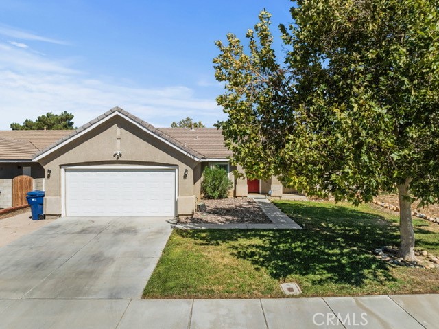 Detail Gallery Image 1 of 17 For 43314 Homestead St, Lancaster,  CA 93535 - 3 Beds | 2 Baths