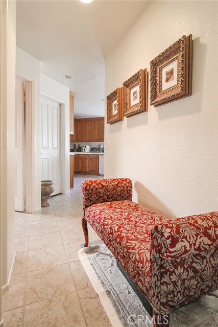 Detail Gallery Image 7 of 26 For 28632 Black Oak Lane, Castaic,  CA 91384 - 4 Beds | 2/1 Baths