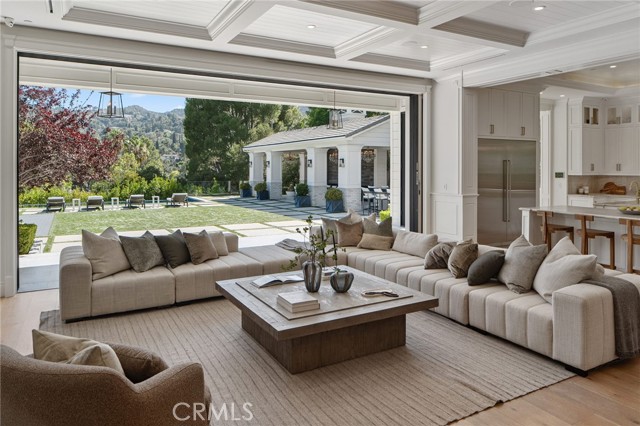 16630 Oldham Place, Encino CA: https://media.crmls.org/medias/c12c43e4-45a3-458c-b4c5-96bc5bb6376b.jpg