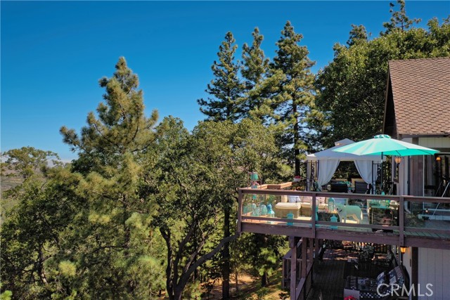 Detail Gallery Image 21 of 67 For 1454 Lovers Ln, Lake Arrowhead,  CA 92352 - 5 Beds | 3/1 Baths