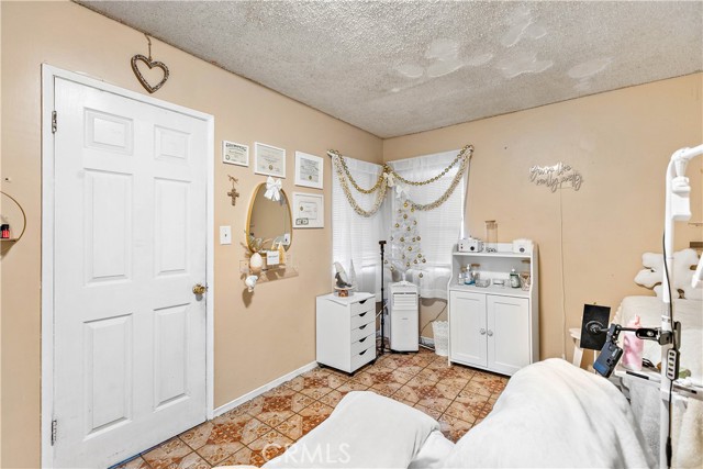 Detail Gallery Image 9 of 23 For 1820 Marine St, Santa Ana,  CA 92704 - 3 Beds | 1/1 Baths