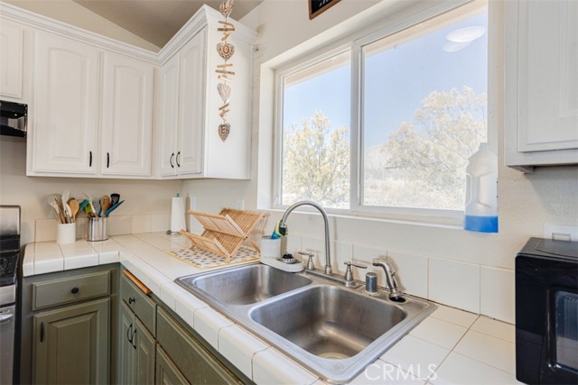 Detail Gallery Image 10 of 40 For 9465 Lanning Ln, Morongo Valley,  CA 92256 - 3 Beds | 2 Baths