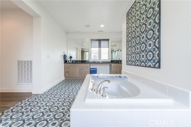 Detail Gallery Image 37 of 47 For 117 Amber Sky, Irvine,  CA 92618 - 4 Beds | 4/1 Baths