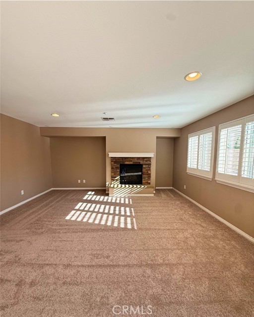 Detail Gallery Image 9 of 32 For 5741 Reagan, Fontana,  CA 92336 - 3 Beds | 2/1 Baths