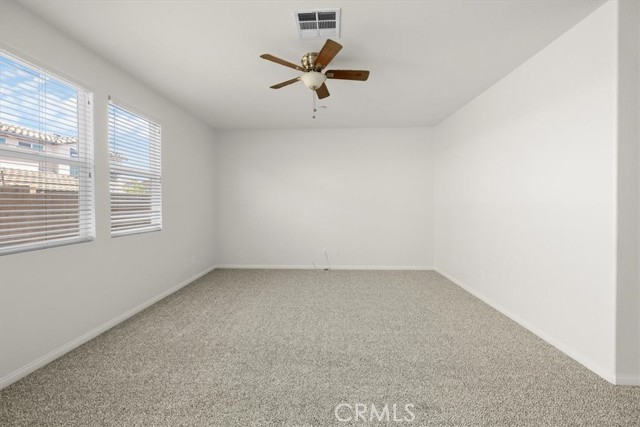 5585 Bella Way, Fontana CA: https://media.crmls.org/medias/c12e7e18-bd96-4184-b15c-73c1d52d192d.jpg