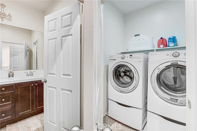 Detail Gallery Image 13 of 23 For 2234 Winifred #2,  Simi Valley,  CA 93063 - 3 Beds | 2/1 Baths