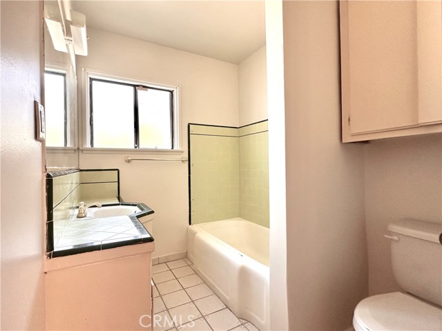Detail Gallery Image 8 of 14 For 545 N 5th, La Puente,  CA 91744 - 3 Beds | 2 Baths