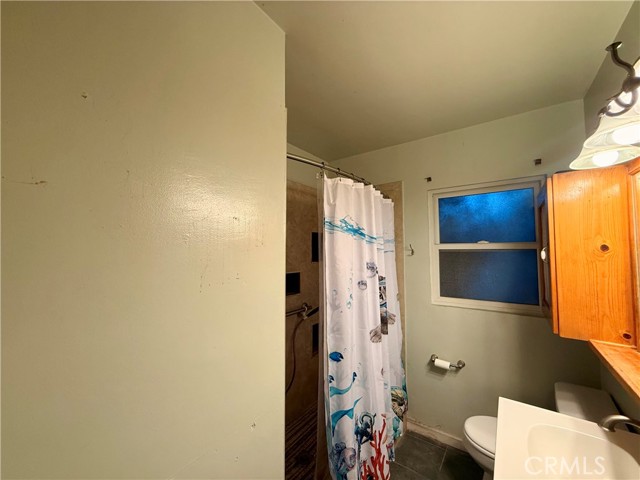 Detail Gallery Image 13 of 19 For 10926 Ruffner Ave, Granada Hills,  CA 91344 - 3 Beds | 1/1 Baths